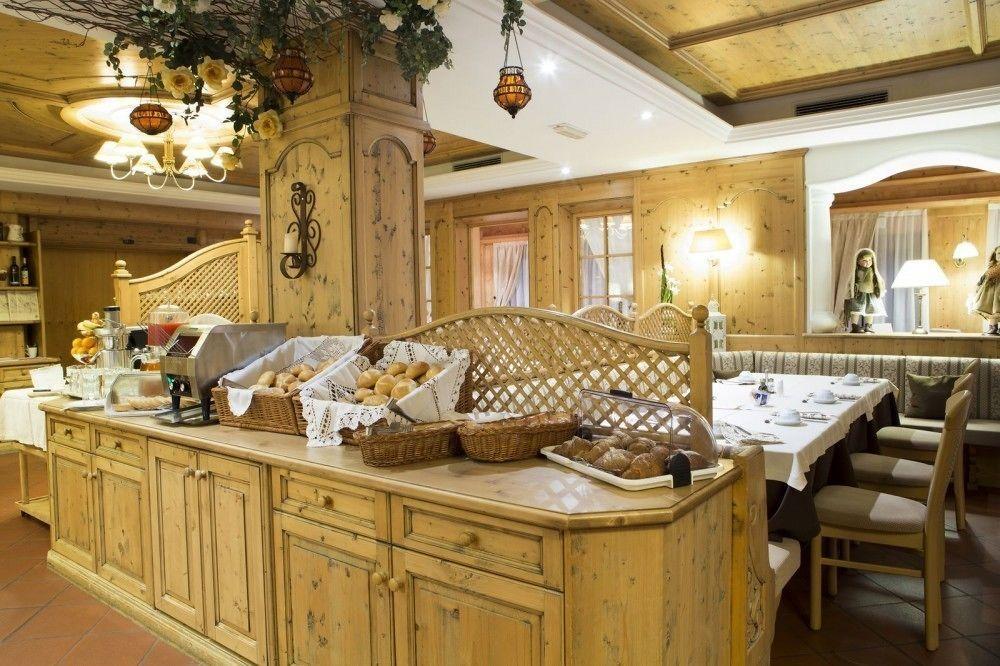 Sport Hotel Majarè Pozza di Fassa Buitenkant foto