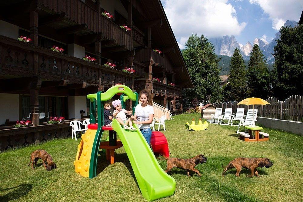 Sport Hotel Majarè Pozza di Fassa Buitenkant foto