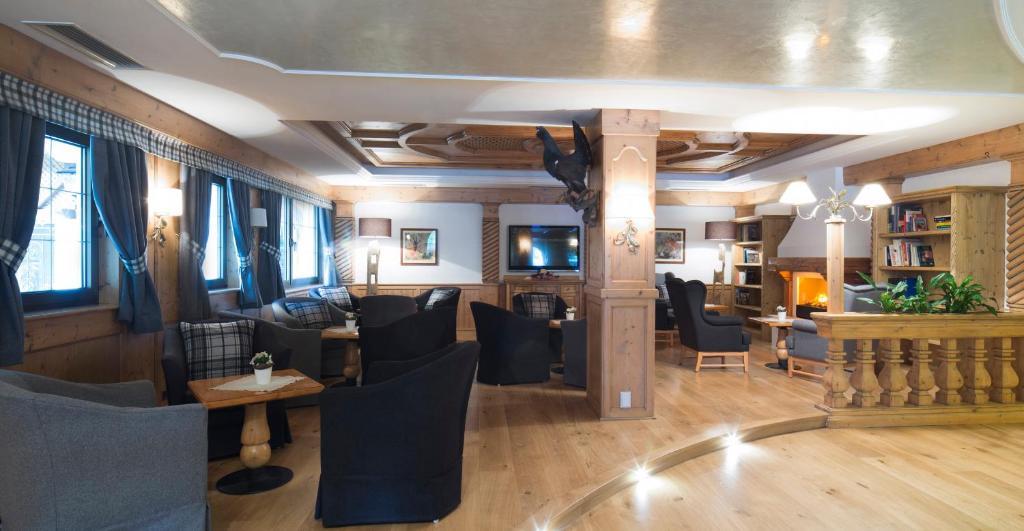 Sport Hotel Majarè Pozza di Fassa Buitenkant foto