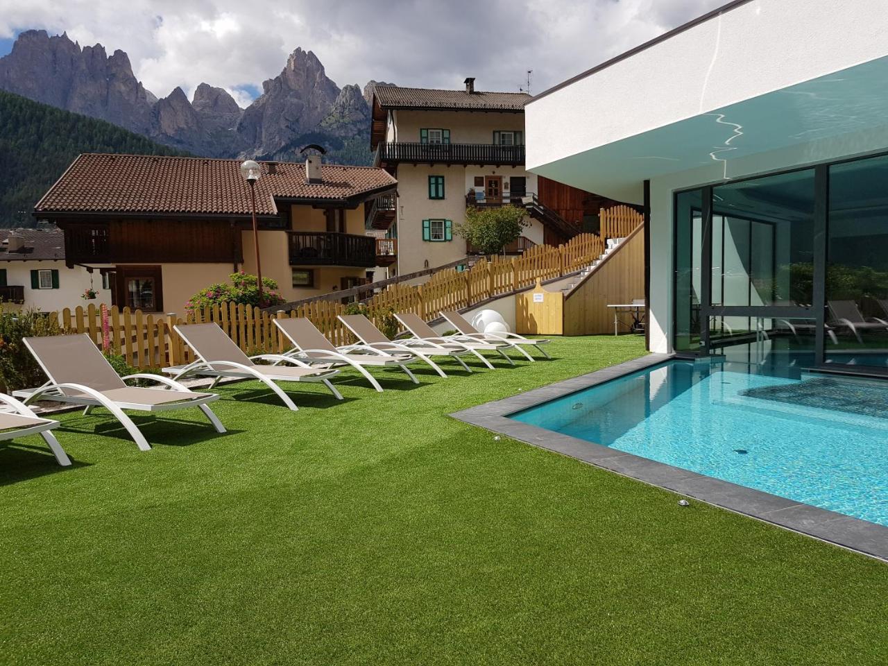 Sport Hotel Majarè Pozza di Fassa Buitenkant foto